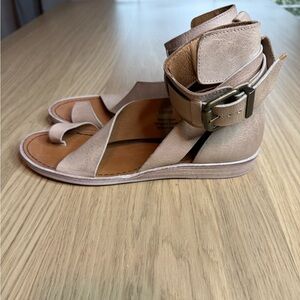 FREE PEOPLE Vala Boot Women’s Tan Leather Side Ankle Strap Sandals Size 38/ 8